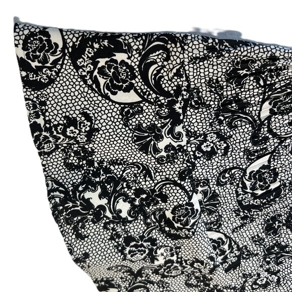 🖤Laura Plus Size 20 Floral Ruffle  long sleeve Blouse - Elegant & Flow - Picture 8 of 13